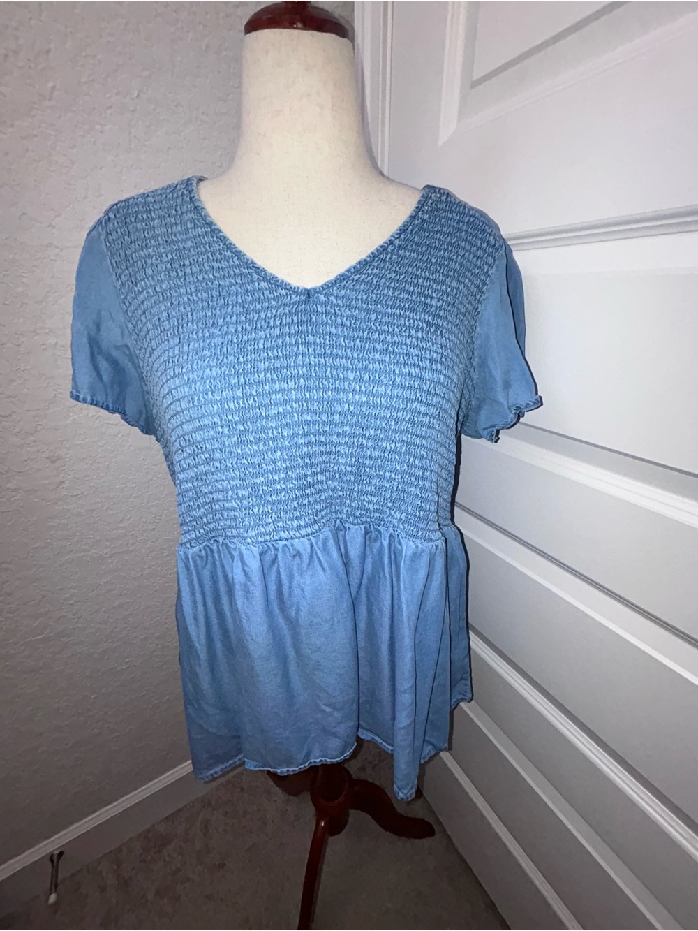 Terra & Sky Smocked Chambray Short Sleeve Peplum Blouse Shirt Top